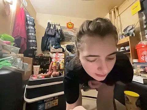 Snowbunnycake 131 online show from 05/17/26, 08:12