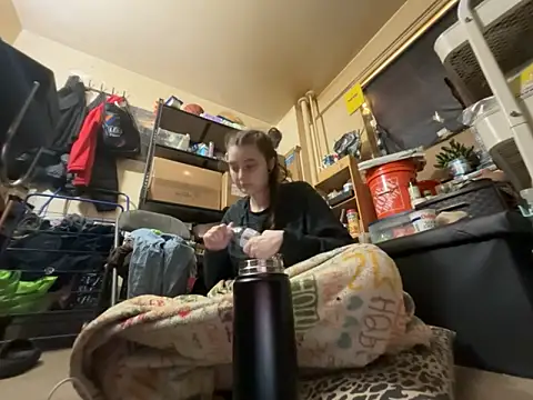 Snowbunnycake 131 online show from 06/02/26, 10:17