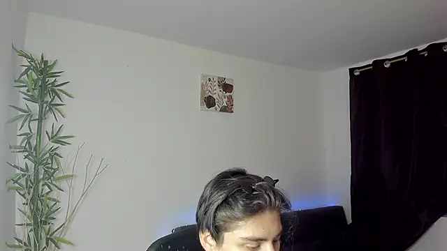 Snapshot of Giordano_Russo chatting on 12/27/24, 01:53 Giordano Russo online show from 12/27/24, 01:53