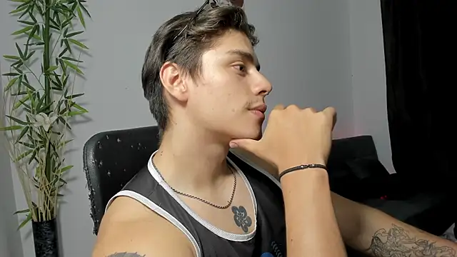 Snapshot of Giordano_Russo chatting on 01/11/25, 04:27 Giordano Russo online show from 01/11/25, 04:27