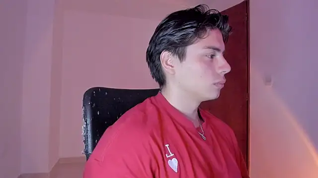 Snapshot of Giordano_Russo chatting on 10/03/25, 09:56 Giordano Russo online show from 10/03/25, 09:56