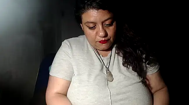 Snapshot of Lauren_baby chatting on 02/20/25, 12:30 Lauren baby online show from 02/20/25, 12:30