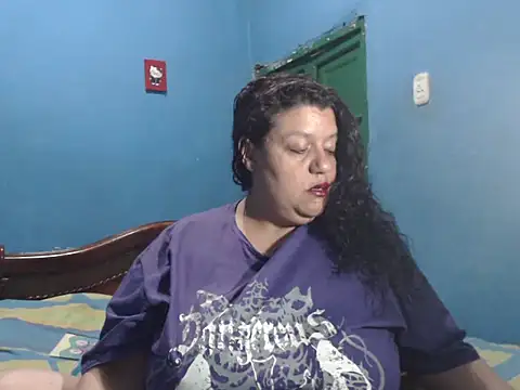 Snapshot of Lauren_baby chatting on 12/17/25, 06:47 Lauren baby online show from 12/17/25, 06:47