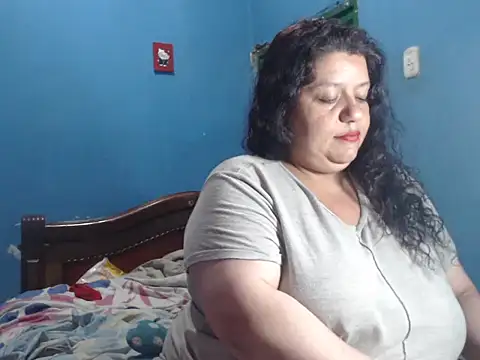 Snapshot of Lauren_baby chatting on 02/02/26, 11:36 Lauren baby online show from 02/02/26, 11:36