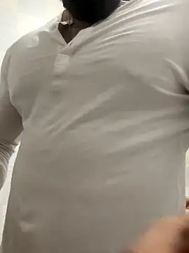 alexhunk09 online show from 11/14/25, 10:47