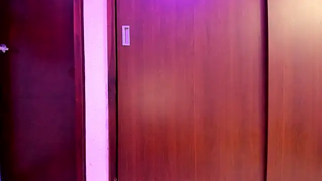 Snapshot of _Lunnaa_ chatting on 03/17/25, 01:24 Lunnaa online show from 03/17/25, 01:24