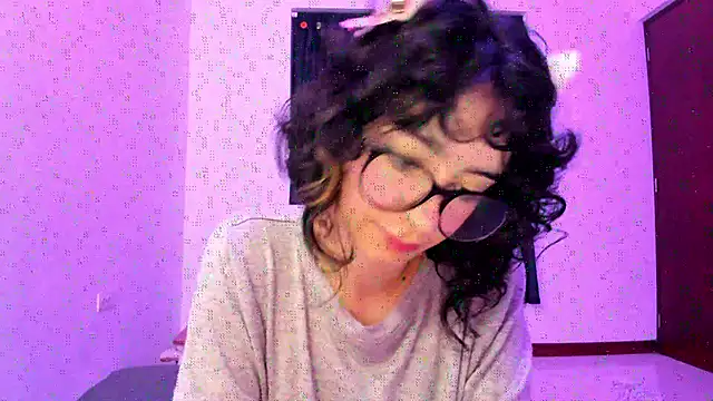  Lunnaa  online show from 11/15/25, 11:10