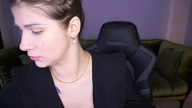 CassandraGood online show from 11/26/25, 07:31