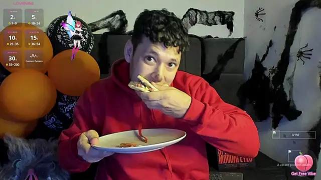 Snapshot of alejandro__2 chatting on 10/25/25, 04:24 alejandro 2 online show from 10/25/25, 04:24