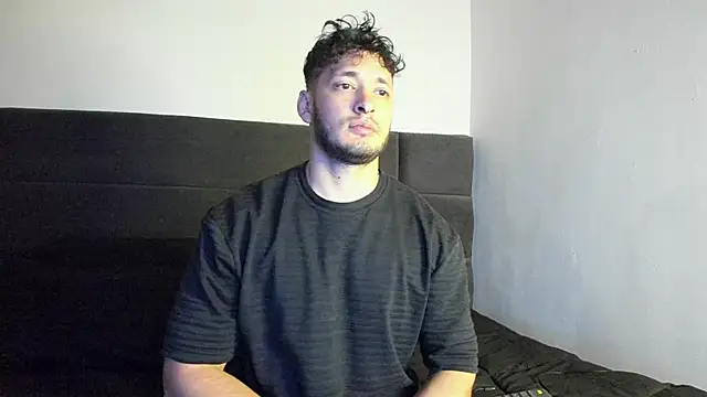 Snapshot of alejandro__2 chatting on 11/13/25, 05:12 alejandro 2 online show from 11/13/25, 05:12