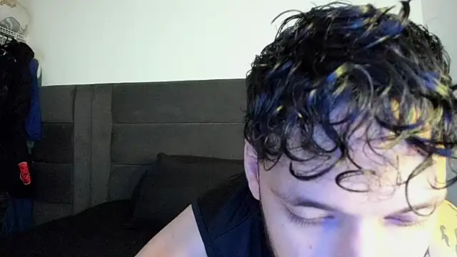 Snapshot of alejandro__2 chatting on 11/16/25, 06:02 alejandro 2 online show from 11/16/25, 06:02