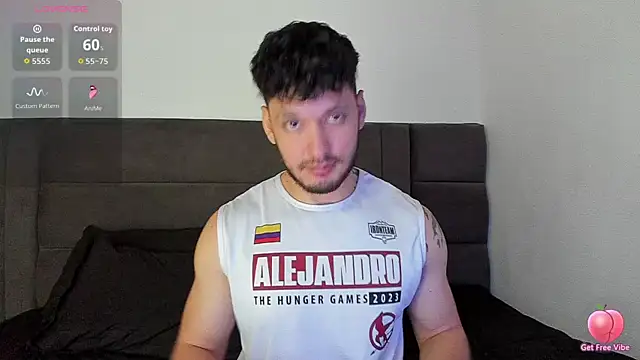 Snapshot of alejandro__2 chatting on 11/19/25, 05:13 alejandro 2 online show from 11/19/25, 05:13