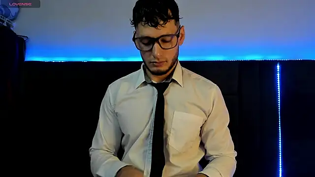 alejandro  2 online show from 04/11/26, 04:55