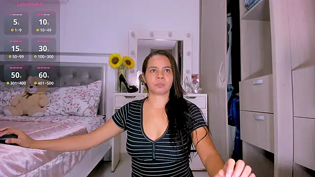 sharonDulce online show from 12/18/25, 05:02