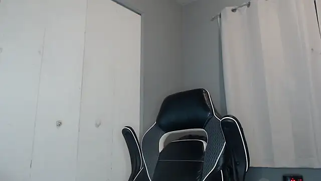 Snapshot of ChrisVacher chatting on 01/05/25, 04:25 ChrisVacher online show from 01/05/25, 04:25