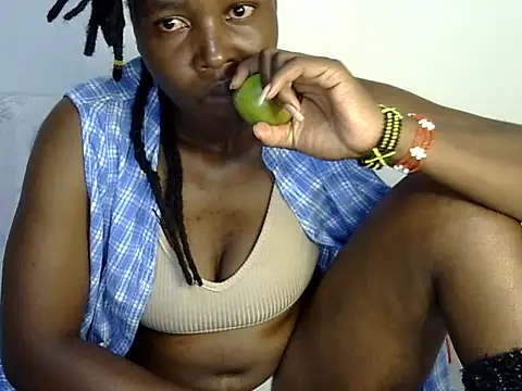 Snapshot of Sweet_ebony20 chatting on 11/19/25, 06:30 Sweet ebony20 online show from 11/19/25, 06:30