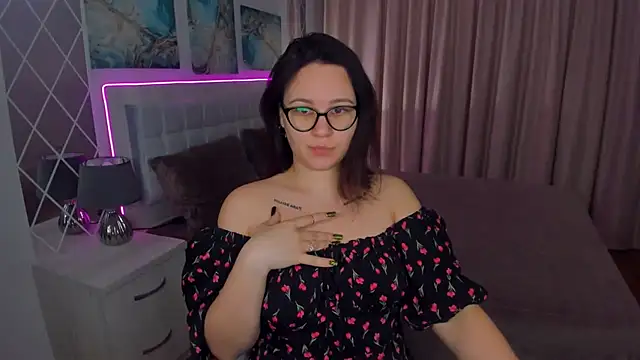 EsterLogan online show from 01/19/25, 05:37