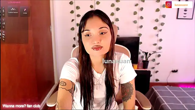 LunaXuan online show from 05/13/26, 09:00