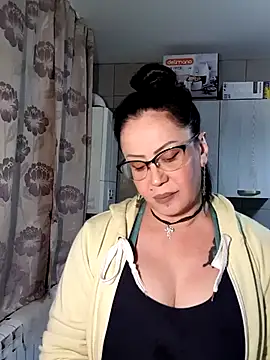 x  KHALEESI  x online show from 11/21/25, 05:22