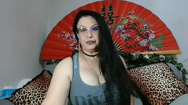 Snapshot of x__KHALEESI__x chatting on 05/31/26, 06:09 x KHALEESI x online show from 05/31/26, 06:09