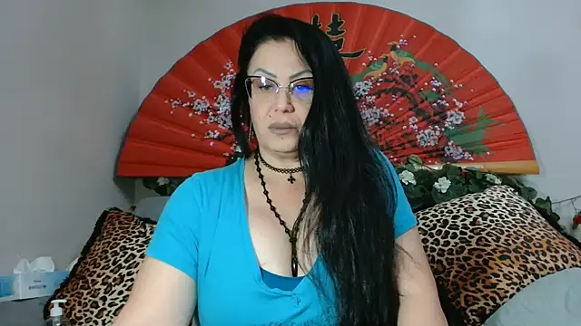 Snapshot of x__KHALEESI__x chatting on 07/28/26, 08:52 x KHALEESI x online show from 07/28/26, 08:52