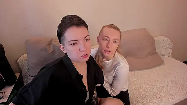 Snapshot of secret_dreams__ chatting on 02/24/25, 08:27 secret dreams online show from 02/24/25, 08:27