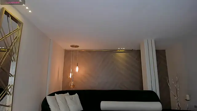 NiaHolland online show from 10/09/25, 06:06