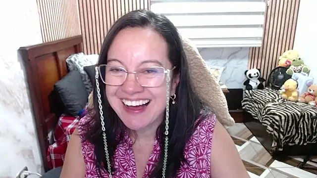 Snapshot of Sonialorens_ chatting on 04/18/26, 09:59 Sonialorens online show from 04/18/26, 09:59