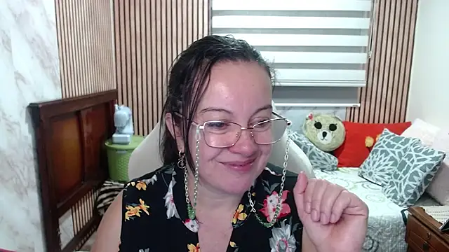 Snapshot of Sonialorens_ chatting on 05/04/26, 10:17 Sonialorens online show from 05/04/26, 10:17