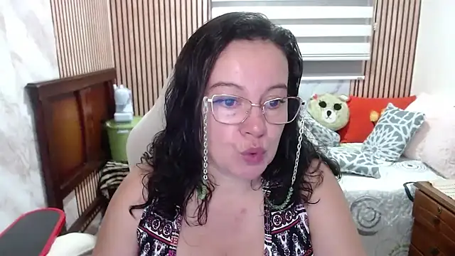 Snapshot of Sonialorens_ chatting on 05/06/26, 04:12 Sonialorens online show from 05/06/26, 04:12