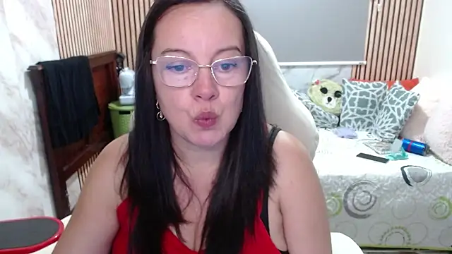 Snapshot of Sonialorens_ chatting on 05/14/26, 05:20 Sonialorens online show from 05/14/26, 05:20