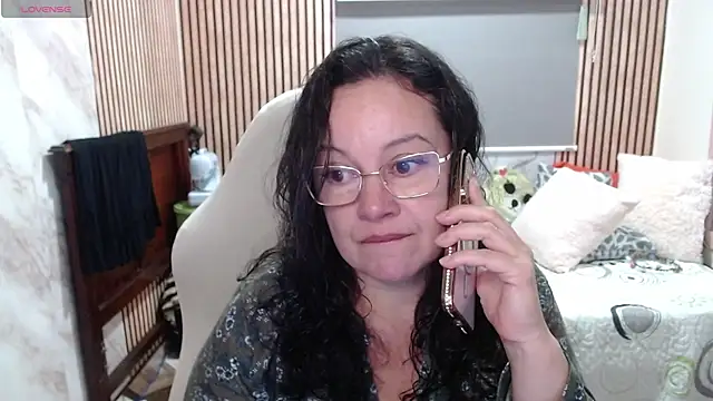 Snapshot of Sonialorens_ chatting on 05/21/26, 04:03 Sonialorens online show from 05/21/26, 04:03