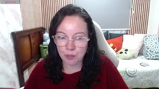 Snapshot of Sonialorens_ chatting on 05/27/26, 04:37 Sonialorens online show from 05/27/26, 04:37