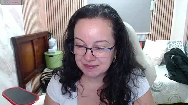 Snapshot of Sonialorens_ chatting on 05/30/26, 10:40 Sonialorens online show from 05/30/26, 10:40
