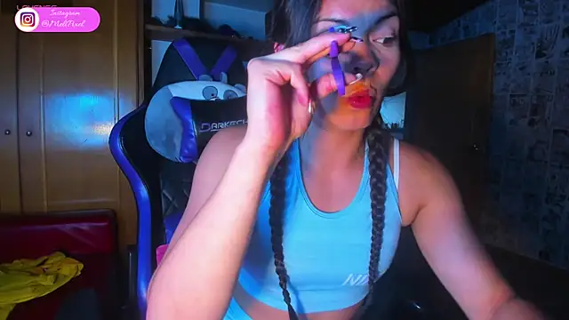 Snapshot of Meli_Pixel chatting on 11/07/25, 08:09 Meli Pixel online show from 11/07/25, 08:09