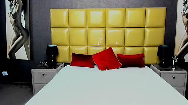 KiraLeila online show from 12/05/25, 01:36