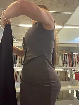 angelitasexy81 online show from 11/18/25, 10:09