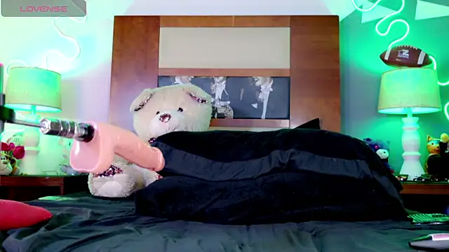 ashley 19xx online show from 04/03/26, 12:41