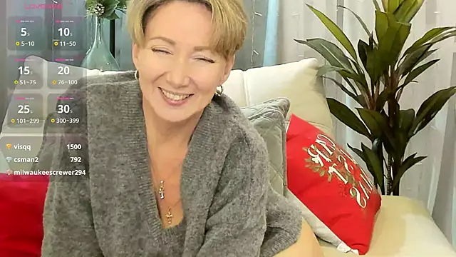 Snapshot of AkexandraFix chatting on 12/06/24, 04:06 AkexandraFix online show from 12/06/24, 04:06