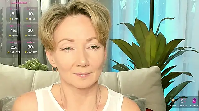 Snapshot of AkexandraFix chatting on 01/23/25, 12:52 AkexandraFix online show from 01/23/25, 12:52