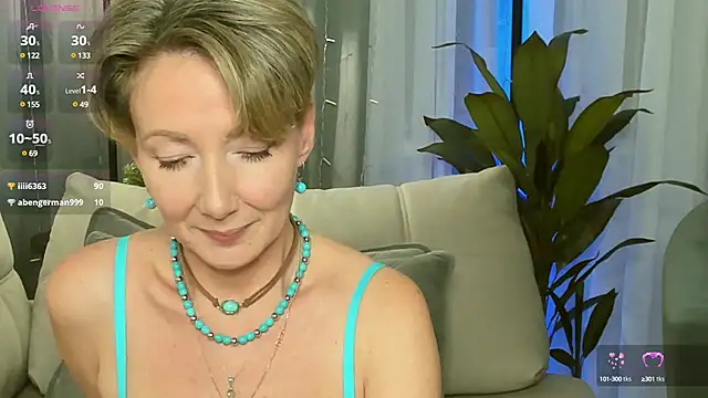 Snapshot of AkexandraFix chatting on 03/03/25, 06:44 AkexandraFix online show from 03/03/25, 06:44