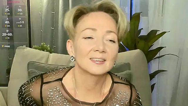 Snapshot of AkexandraFix chatting on 10/06/25, 12:57 AkexandraFix online show from 10/06/25, 12:57