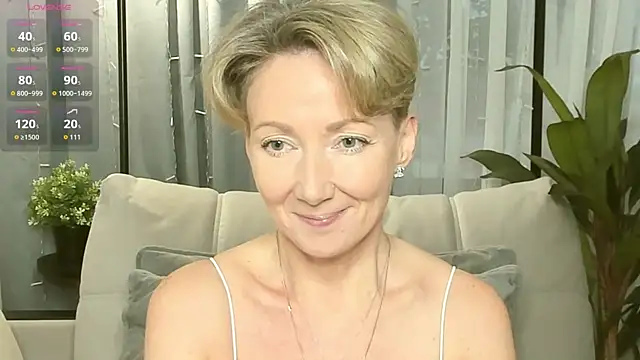 Snapshot of AkexandraFix chatting on 11/24/25, 01:00 AkexandraFix online show from 11/24/25, 01:00