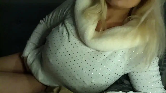 Snapshot of Lisavontease chatting on 12/27/24, 09:22 Lisavontease online show from 12/27/24, 09:22