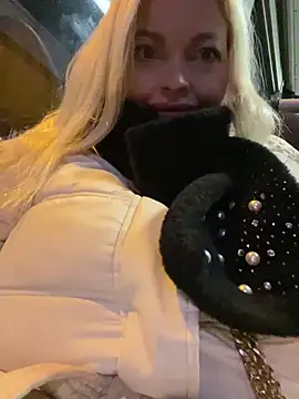 Snapshot of Lisavontease chatting on 02/01/25, 05:37 Lisavontease online show from 02/01/25, 05:37