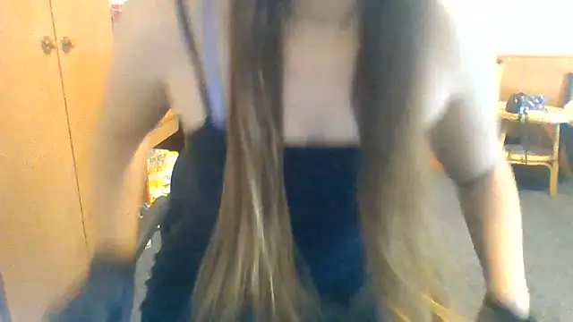 Snapshot of Misty_x chatting on 06/13/26, 11:19 Misty x online show from 06/13/26, 11:19