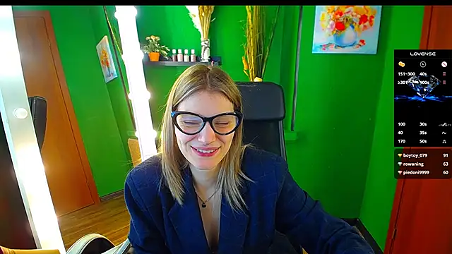 Snapshot of MaryHiggins chatting on 02/13/25, 12:32 MaryHiggins online show from 02/13/25, 12:32