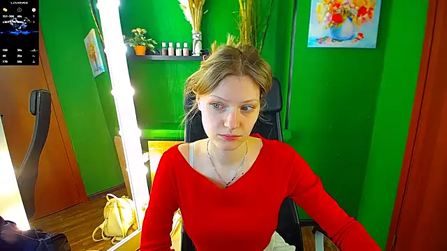 Snapshot of MaryHiggins chatting on 02/14/25, 11:42 MaryHiggins online show from 02/14/25, 11:42