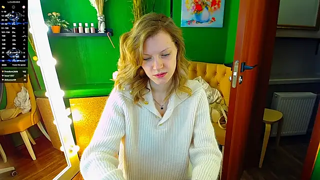 Snapshot of MaryHiggins chatting on 02/19/25, 02:44 MaryHiggins online show from 02/19/25, 02:44