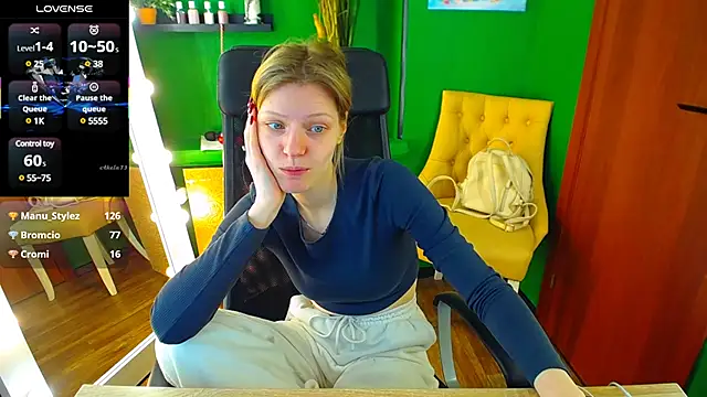 Snapshot of MaryHiggins chatting on 03/01/25, 04:11 MaryHiggins online show from 03/01/25, 04:11